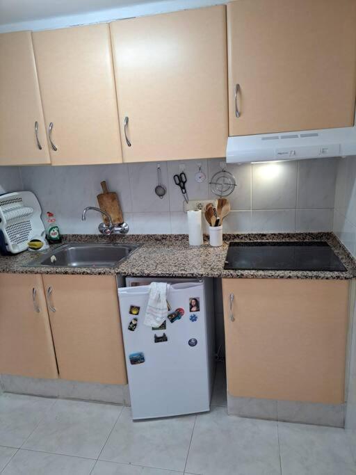 רוזס Holiday Center Apartamento Vistas Mar, Acceso Directo Playa Y Piscina מראה חיצוני תמונה
