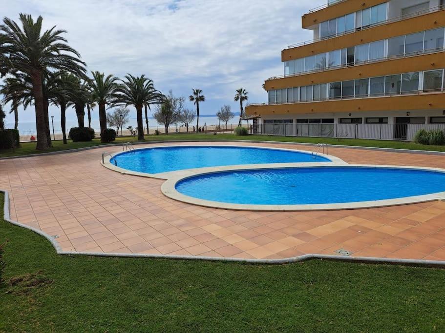 רוזס Holiday Center Apartamento Vistas Mar, Acceso Directo Playa Y Piscina מראה חיצוני תמונה