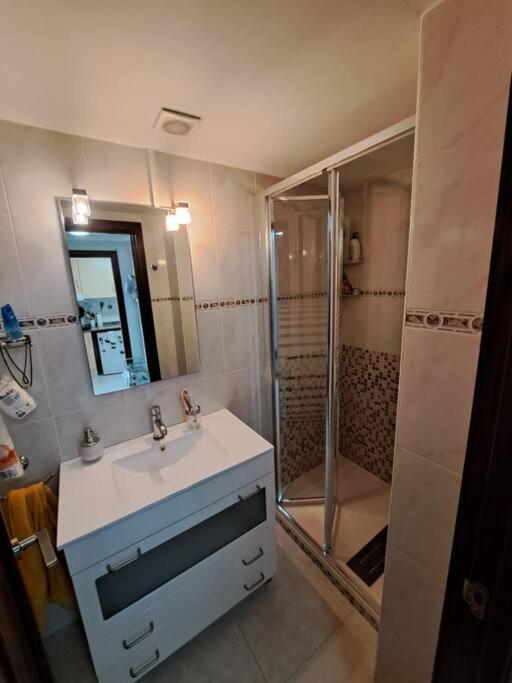 רוזס Holiday Center Apartamento Vistas Mar, Acceso Directo Playa Y Piscina מראה חיצוני תמונה